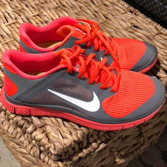 Nike Shoes - NIKE Free 4.0 V3